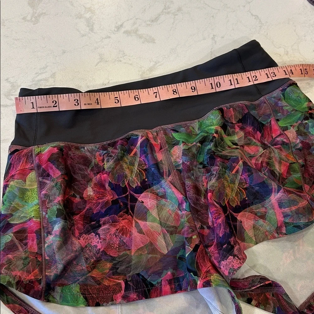 Lululemon Speed Up Low-Rise Lined Short 4” Vivid Floral Multi/Graphite Grey